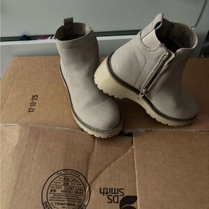 Sonoma Kids Cream Boots Size 11